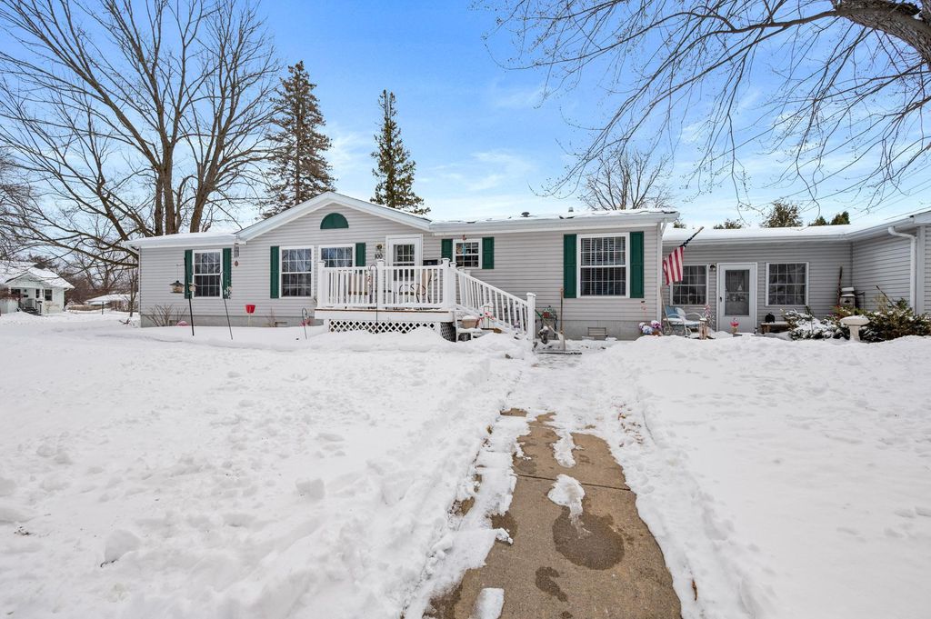 Photo of 100 NW 10th Street, Grand Rapids, MN 55744 (MLS # 7024307)