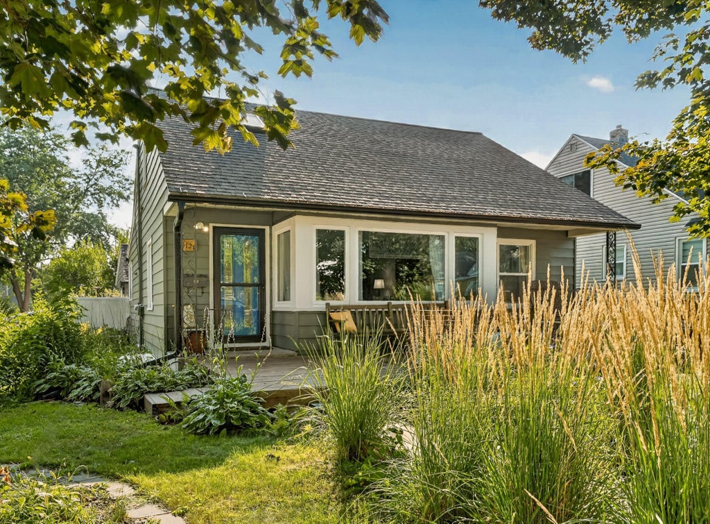 Photo of 1126 8th Avenue NW, Rochester, MN 55901 (MLS # 7133177)