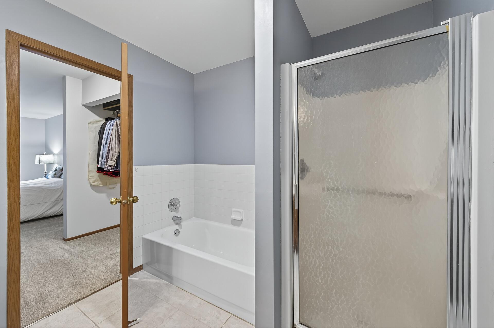 Bloomington, Minnesota 55438, United States, 3 Bedrooms Bedrooms, ,3 BathroomsBathrooms,Residential,Pending Sale,223281