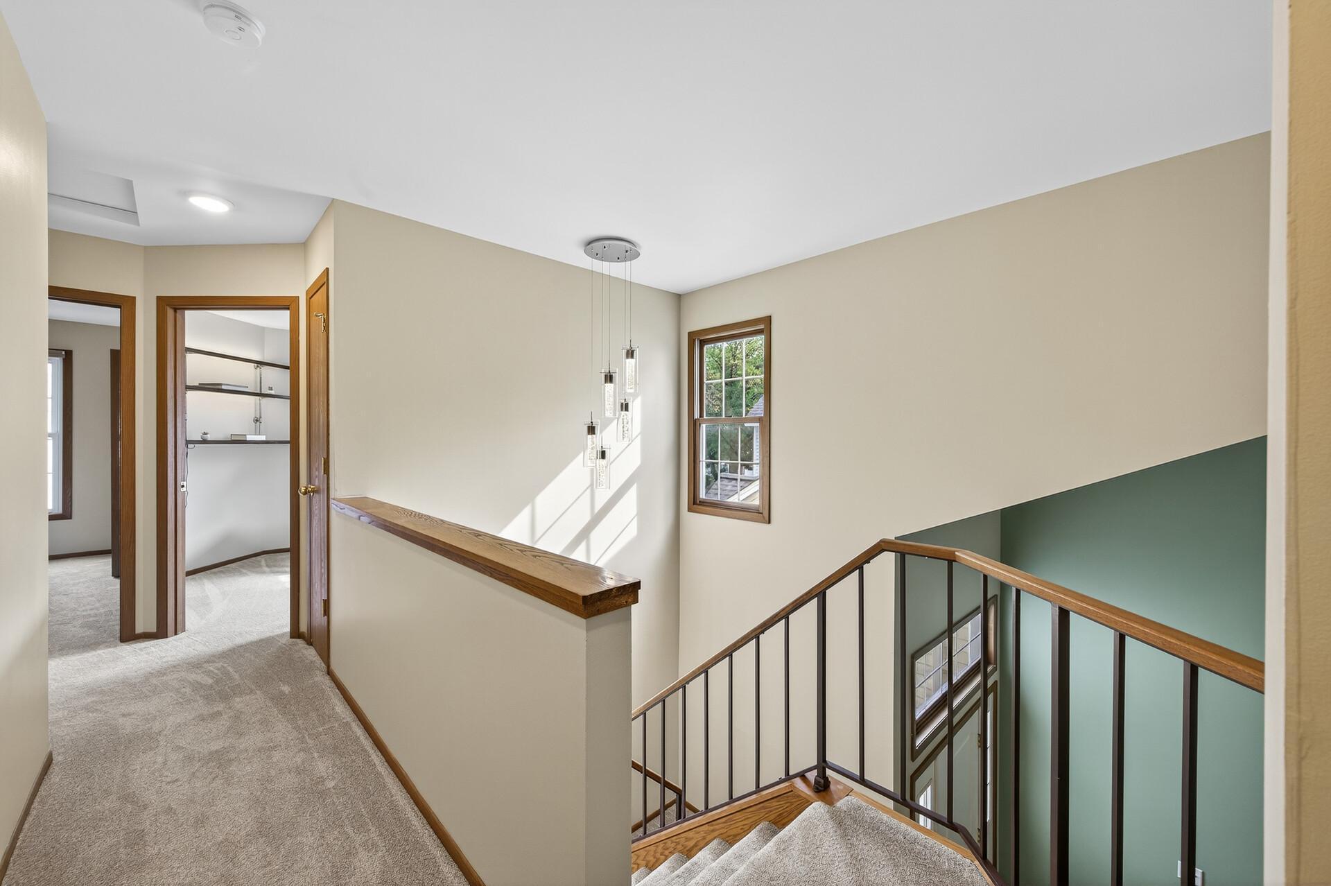 Bloomington, Minnesota 55438, United States, 3 Bedrooms Bedrooms, ,3 BathroomsBathrooms,Residential,Pending Sale,223281