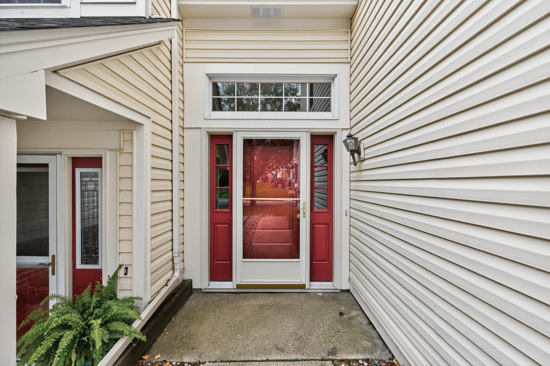 Bloomington, Minnesota 55438, United States, 3 Bedrooms Bedrooms, ,3 BathroomsBathrooms,Residential,Pending Sale,223281