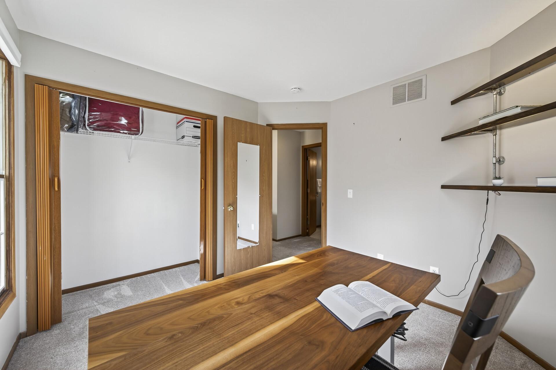 Bloomington, Minnesota 55438, United States, 3 Bedrooms Bedrooms, ,3 BathroomsBathrooms,Residential,Pending Sale,223281