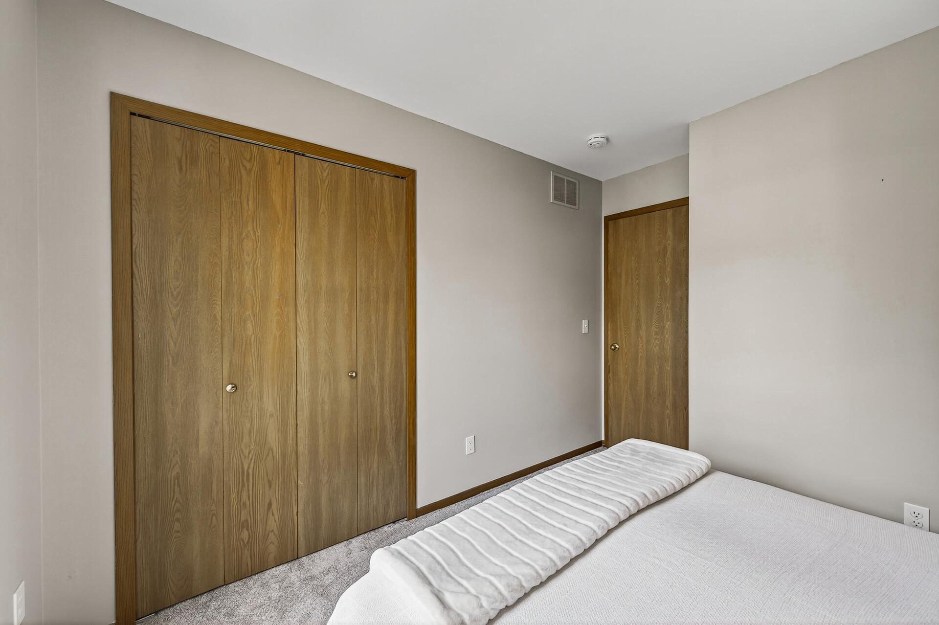 Bloomington, Minnesota 55438, United States, 3 Bedrooms Bedrooms, ,3 BathroomsBathrooms,Residential,Pending Sale,223281