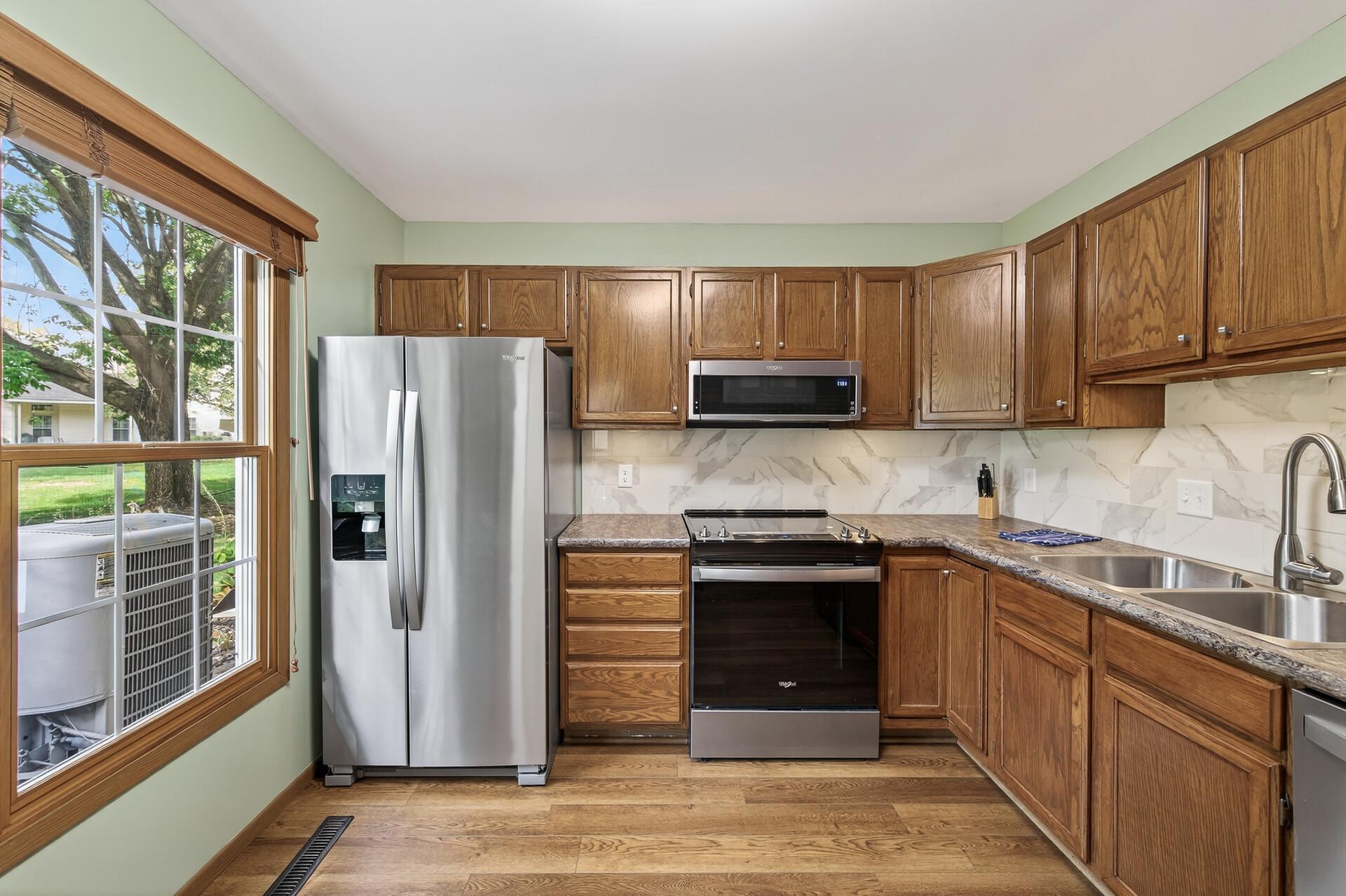 Bloomington, Minnesota 55438, United States, 3 Bedrooms Bedrooms, ,3 BathroomsBathrooms,Residential,Pending Sale,223281