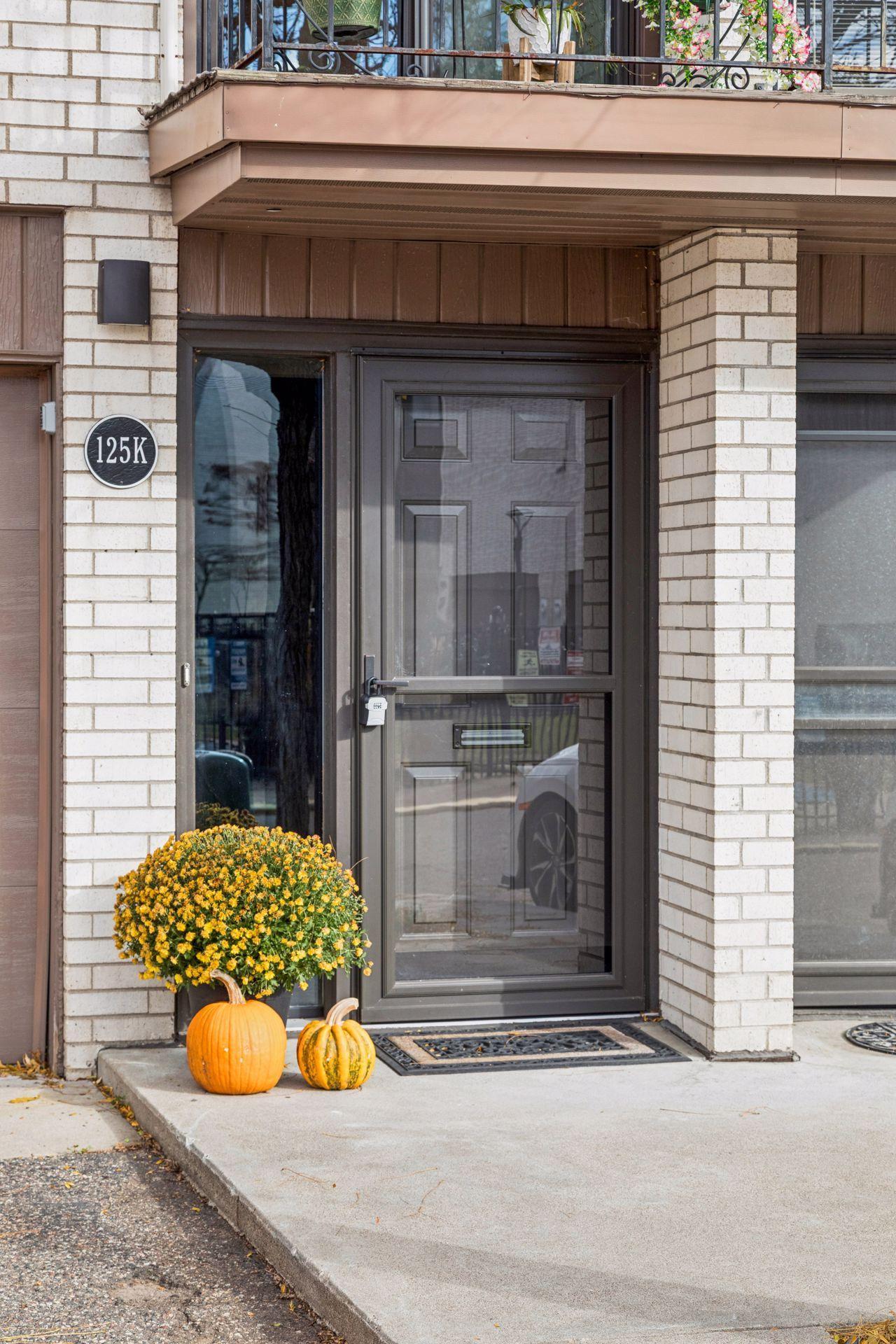 125 Mcknight Road N K