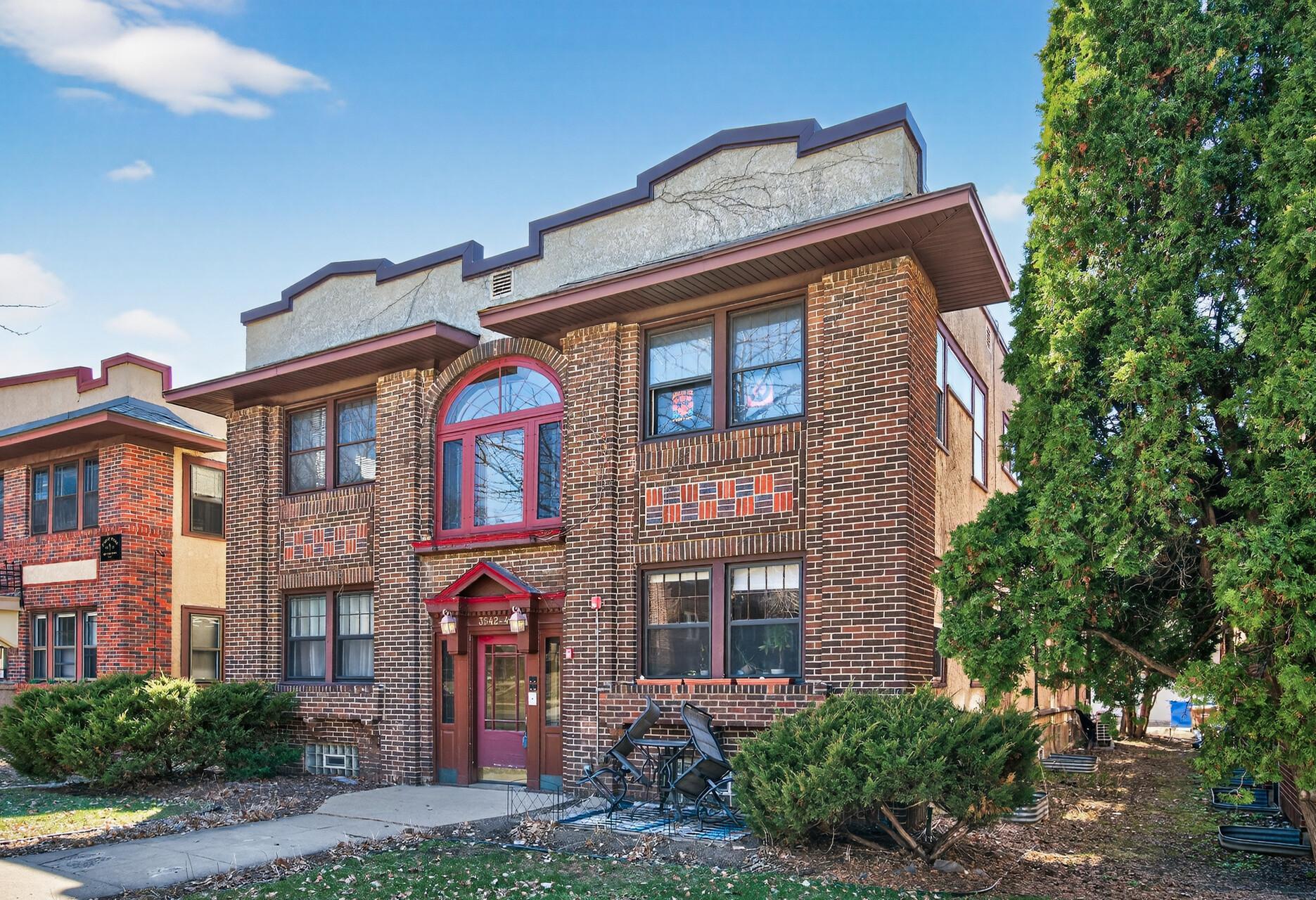 3542 Emerson Avenue S 201