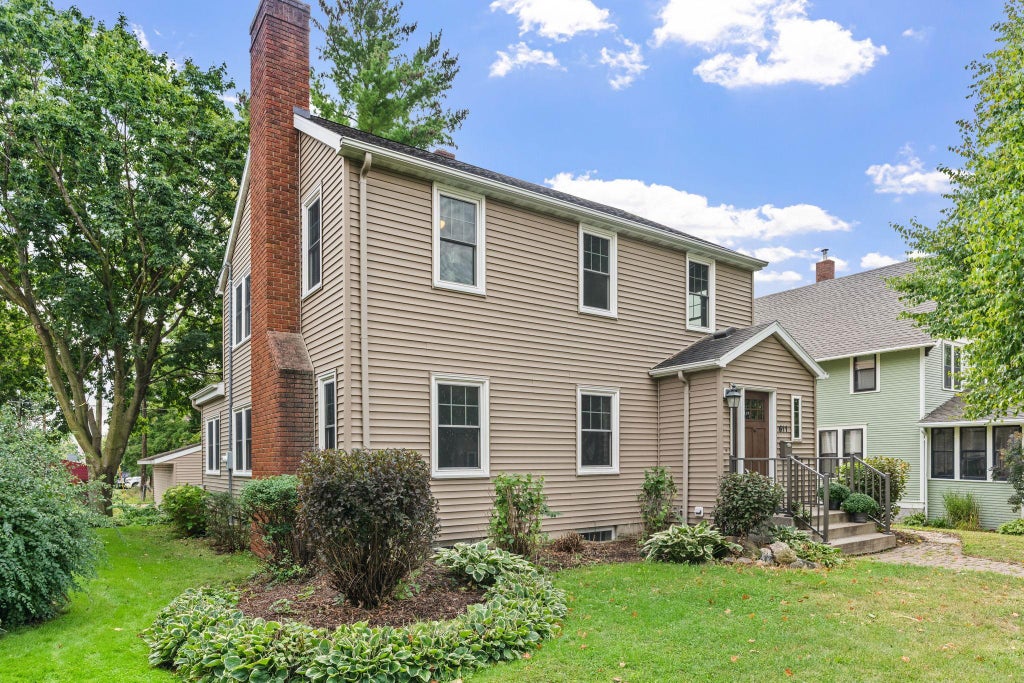 Photo of 611 2nd Street NE, Faribault, MN 55021 (MLS # 7135076)