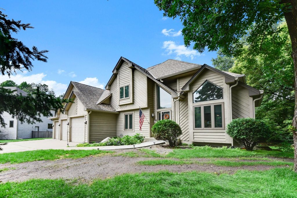 Photo of 6170 Dallas Lane N, Plymouth, MN 55446 (MLS # 6826064)