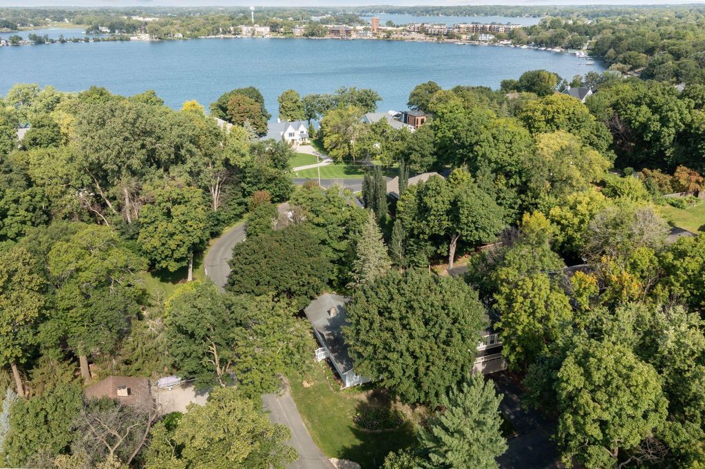 Photo of 2765 Ethel Avenue, Wayzata, MN 55391 (MLS # 7064323)