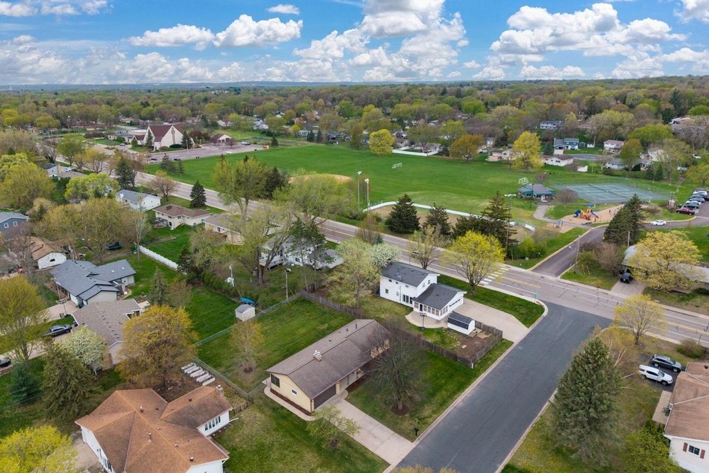 Photo of 3009 W 100th Street, Bloomington, MN 55431 (MLS # 7053227)