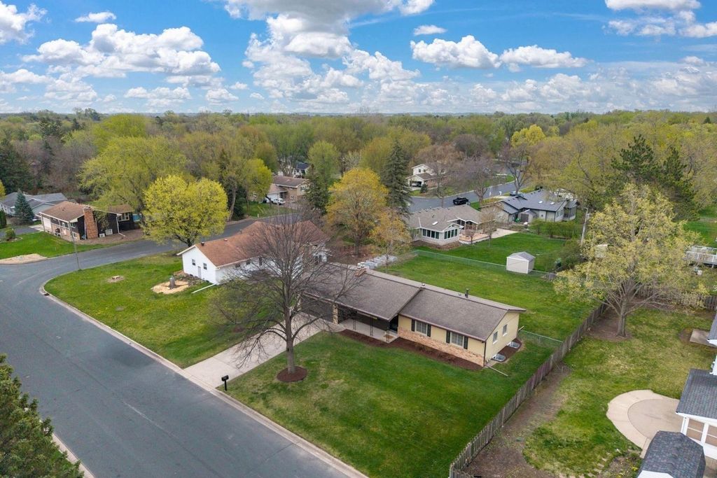 Photo of 3009 W 100th Street, Bloomington, MN 55431 (MLS # 7053227)