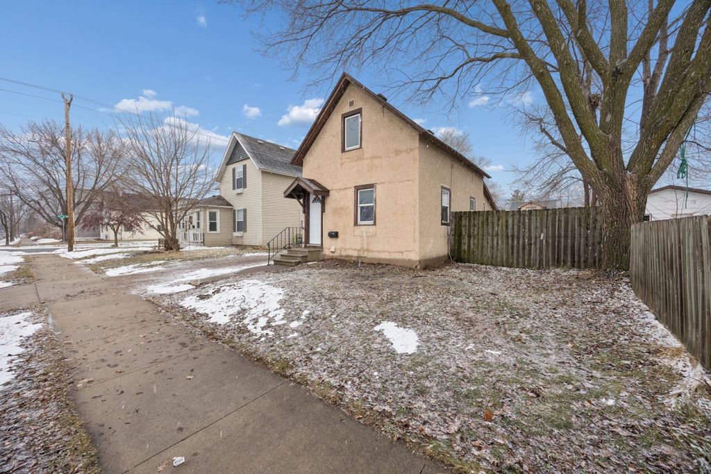 Photo of 407 19 1/2 Avenue N, Saint Cloud, MN 56303 (MLS # 7022970)