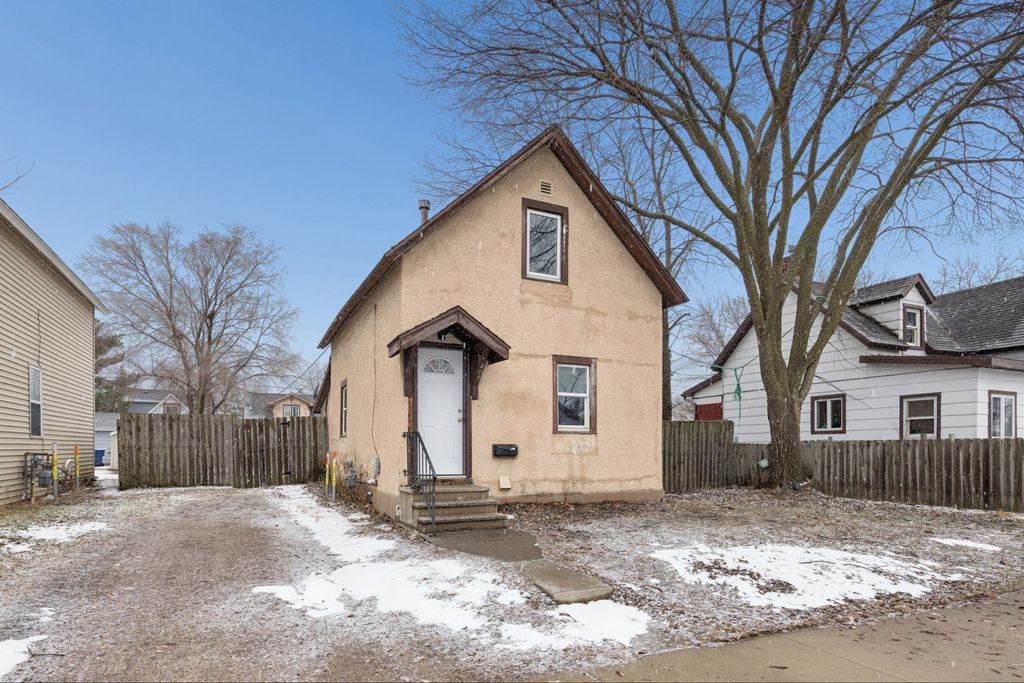 Photo of 407 19 1/2 Avenue N, Saint Cloud, MN 56303 (MLS # 7022970)