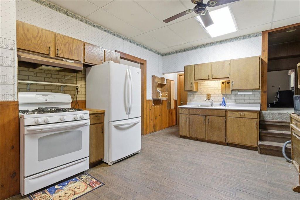 Photo of 1810 Dupont Avenue N, Minneapolis, MN 55411 (MLS # 6757160)