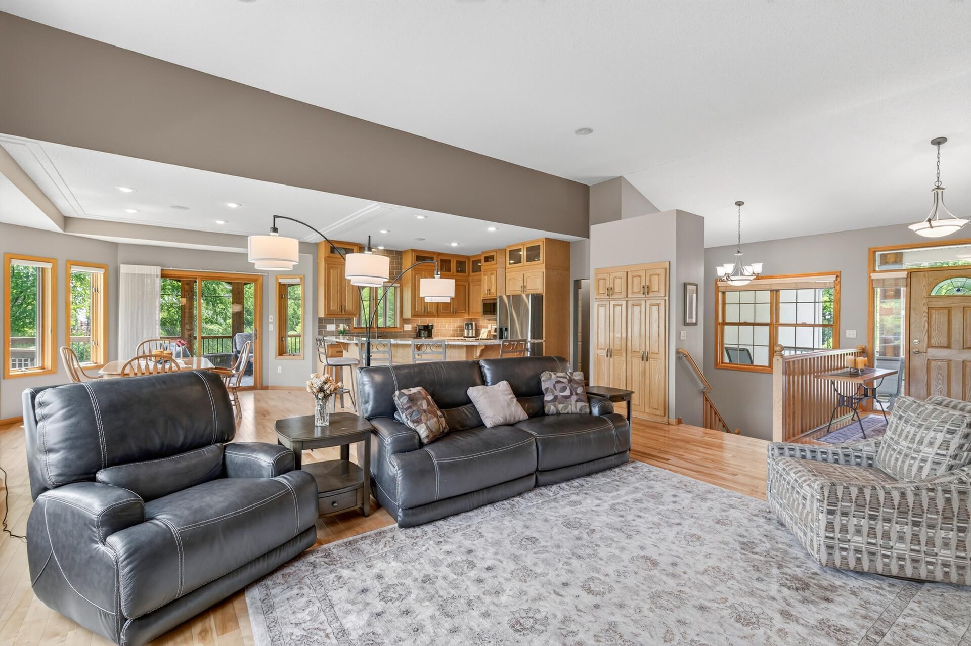 1231 Cobblestone Road N
