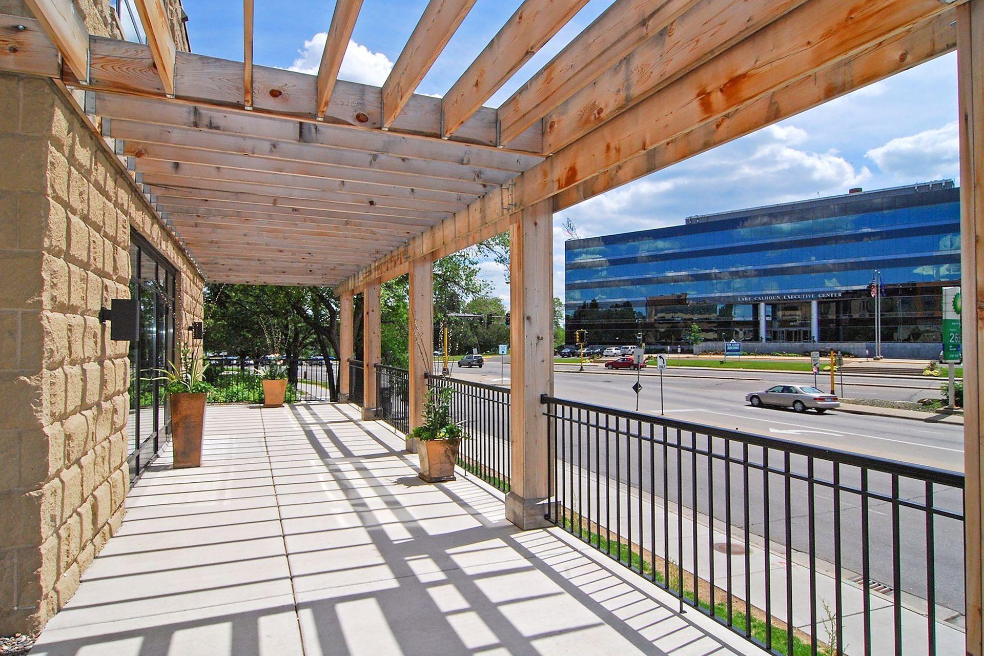 3104 W Lake Street 403