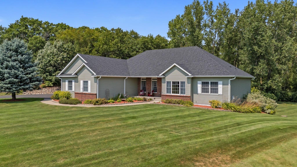 Photo of 967 176th Street, Hammond, WI 54015 (MLS # 7119931)