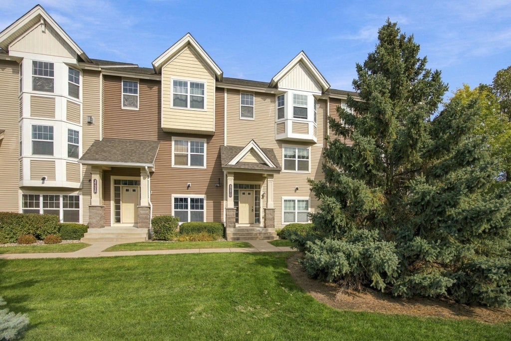 Photo of 3721 Hazel Trail #C, Woodbury, MN 55129 (MLS # 7146202)
