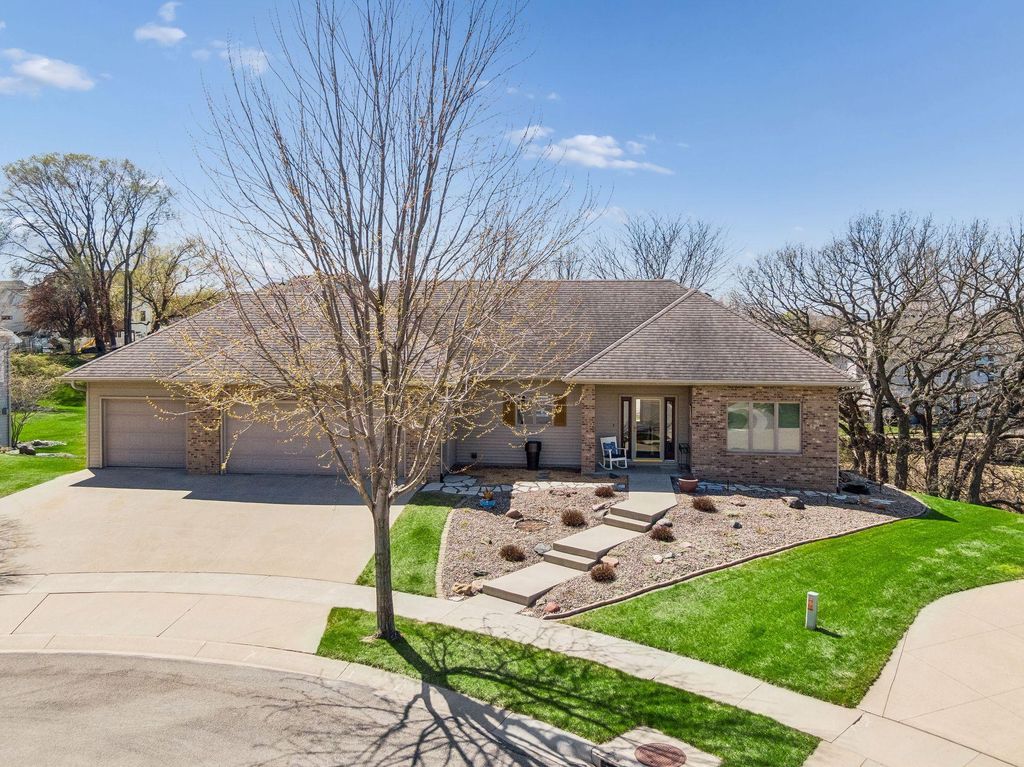 Photo of 2708 Century Lane NE, Rochester, MN 55906 (MLS # 7057351)