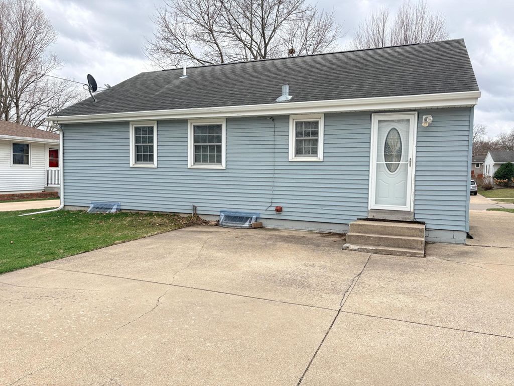 Photo of 3909 7th Place NW, Rochester, MN 55901 (MLS # 7054625)