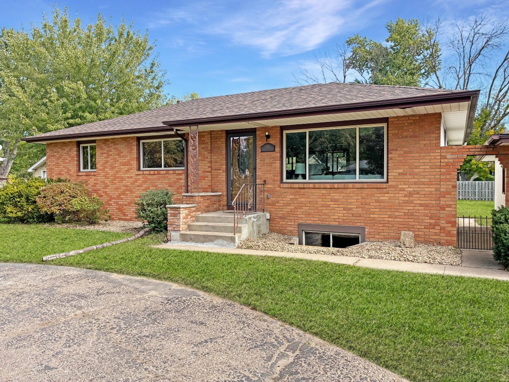 Photo of 6516 Georgia Avenue N, Brooklyn Park, MN 55428 (MLS # 7115272)