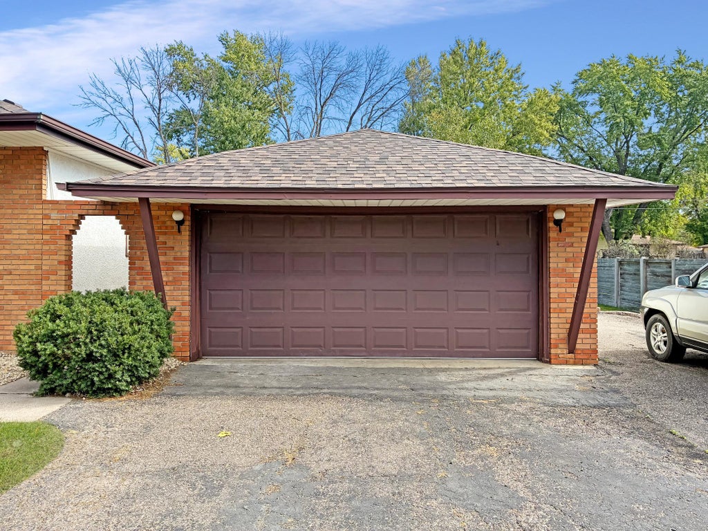 Photo of 6516 Georgia Avenue N, Brooklyn Park, MN 55428 (MLS # 7115272)