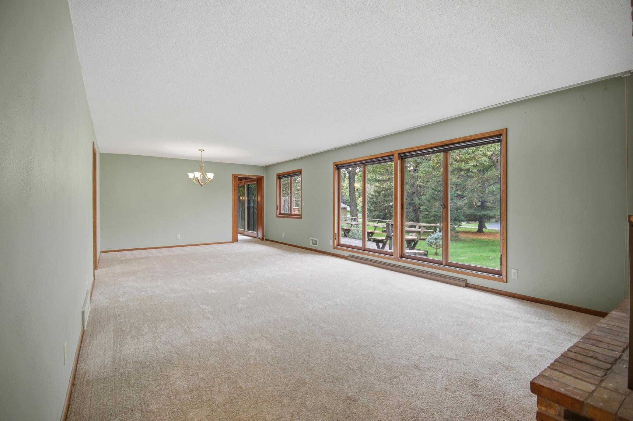 1480 Crestview Lane