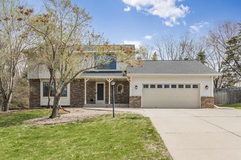 412 Highpoint Curve S Maplewood MN 55119