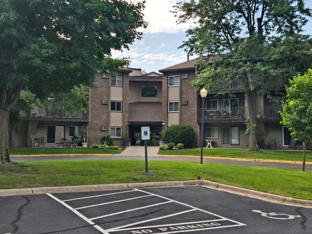 Photo of 3425 Golfview Drive #115, Eagan, MN 55123 (MLS # 7122054)