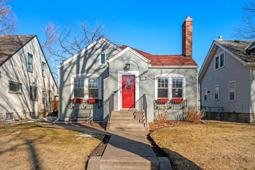 Photo of 1163 Juliet Avenue, Saint Paul, MN 55105 (MLS # 7022292)