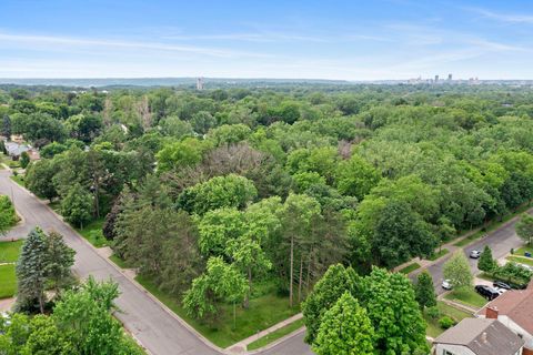 935 Kennard Street Saint Paul MN 55106