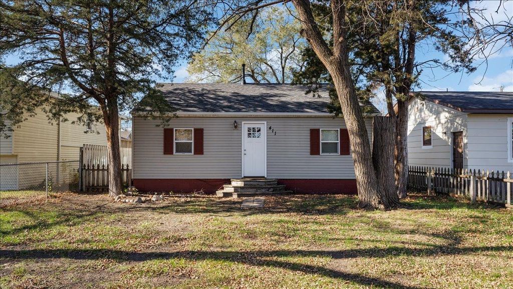 Photo of 411 27th Avenue N, Saint Cloud, MN 56303 (MLS # 7008935)