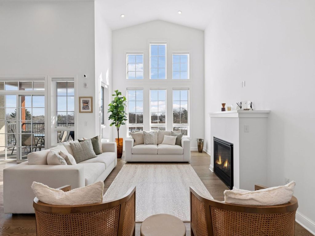 Photo of 4901 Hawthorne Court #303, Edina, MN 55436 (MLS # 7033280)