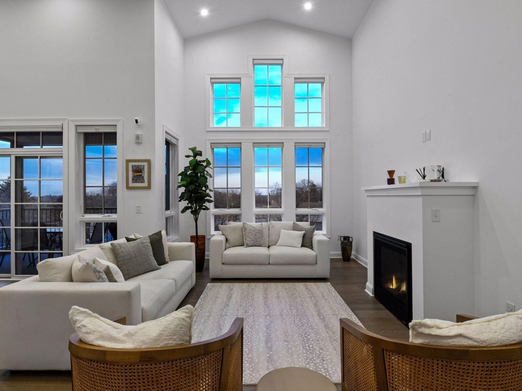 Photo of 4901 Hawthorne Court #303, Edina, MN 55436 (MLS # 7033280)