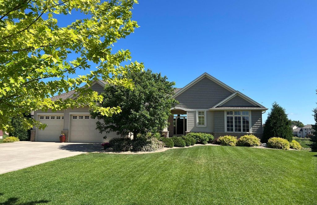 Photo of 832 Savanna Trail, Delano, MN 55328 (MLS # 7022354)