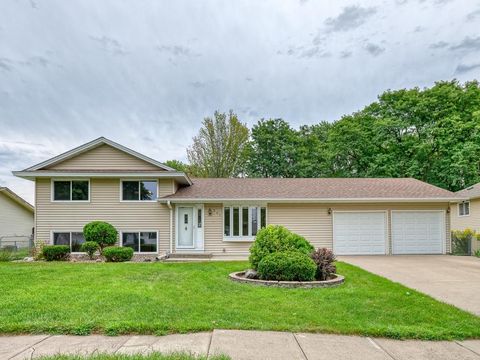 841 Cortland Drive Apple Valley MN 55124