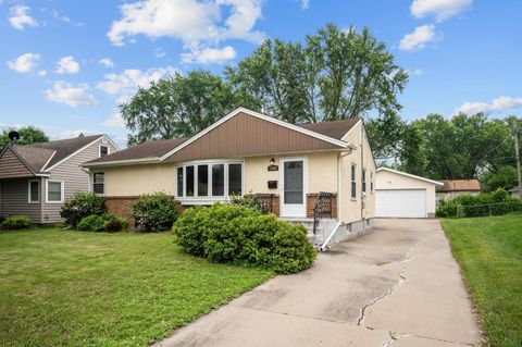 1306 Ryan Avenue W Roseville MN 55113