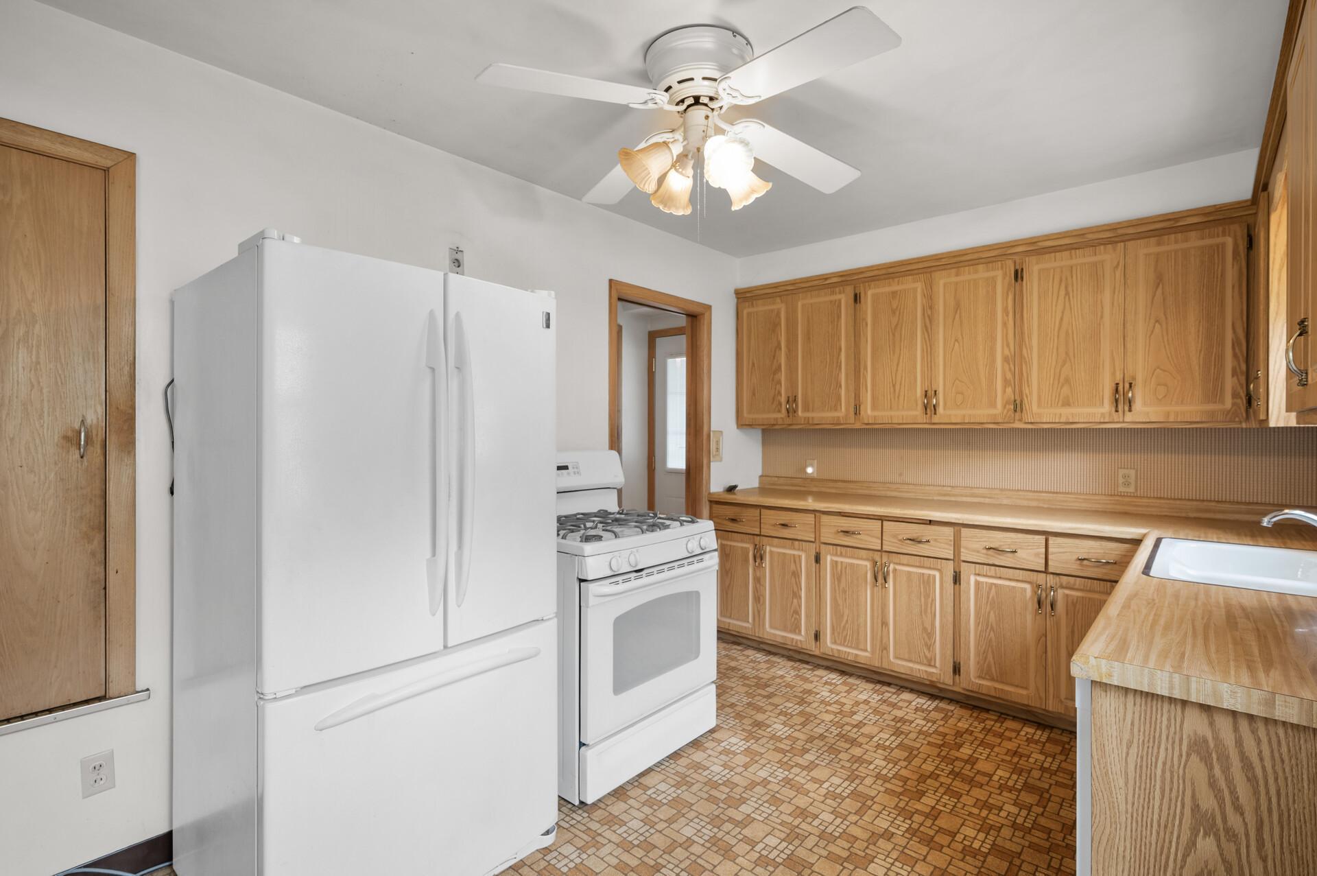 1306 Ryan Avenue W