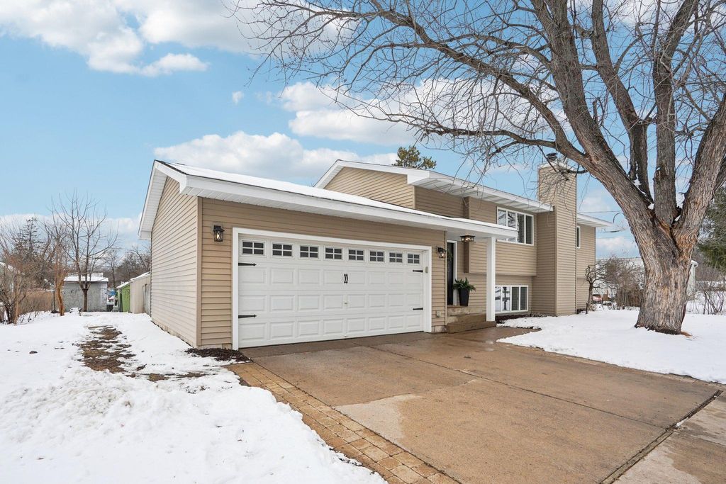Photo of 403 7th Street N, Hudson, WI 54016 (MLS # 7021959)