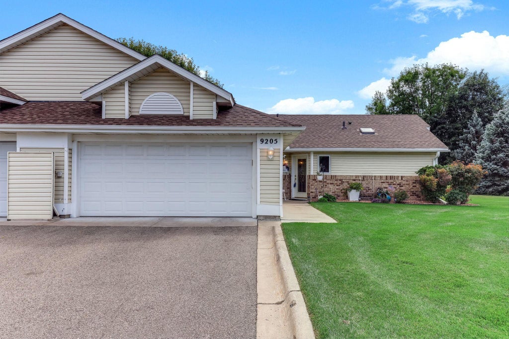 Photo of 9205 Yorkshire Lane, Brooklyn Park, MN 55443 (MLS # 7138727)