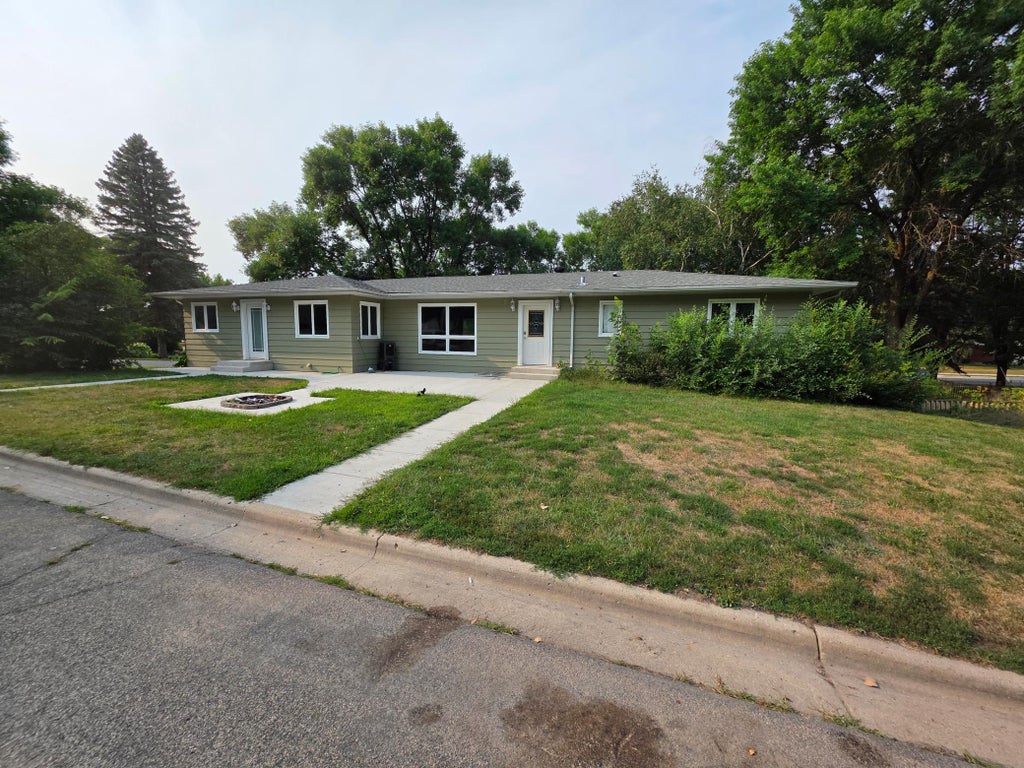 Photo of 401 1st Avenue SE, Pelican Rapids, MN 56572 (MLS # 7124909)