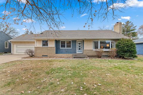 2233 Merrill Street Roseville MN 55113