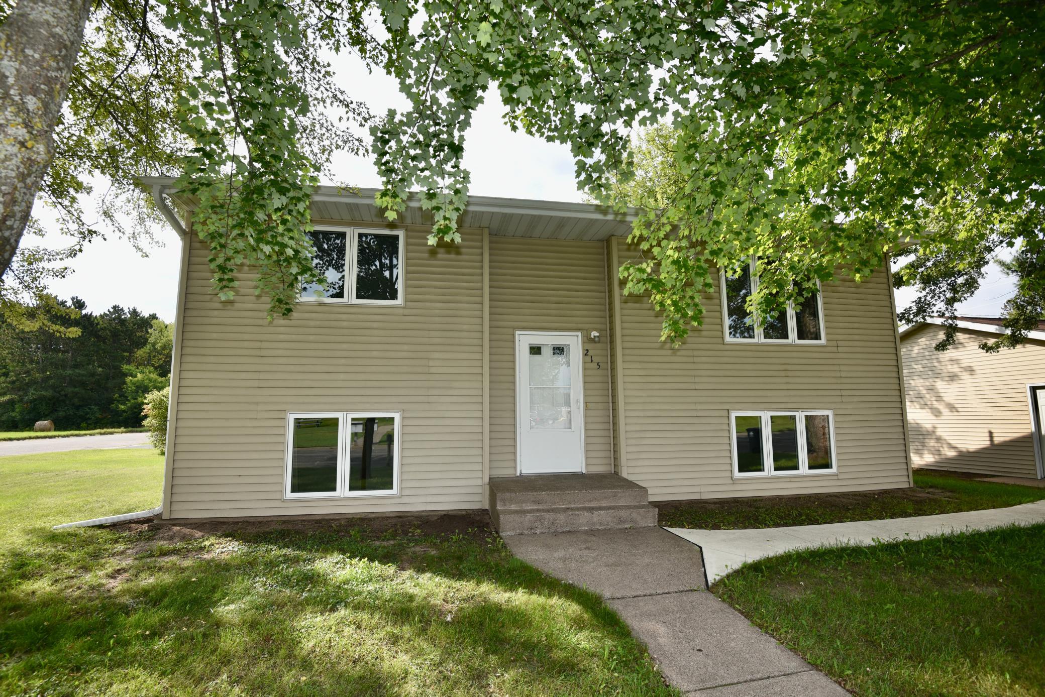 215 7th Street NE