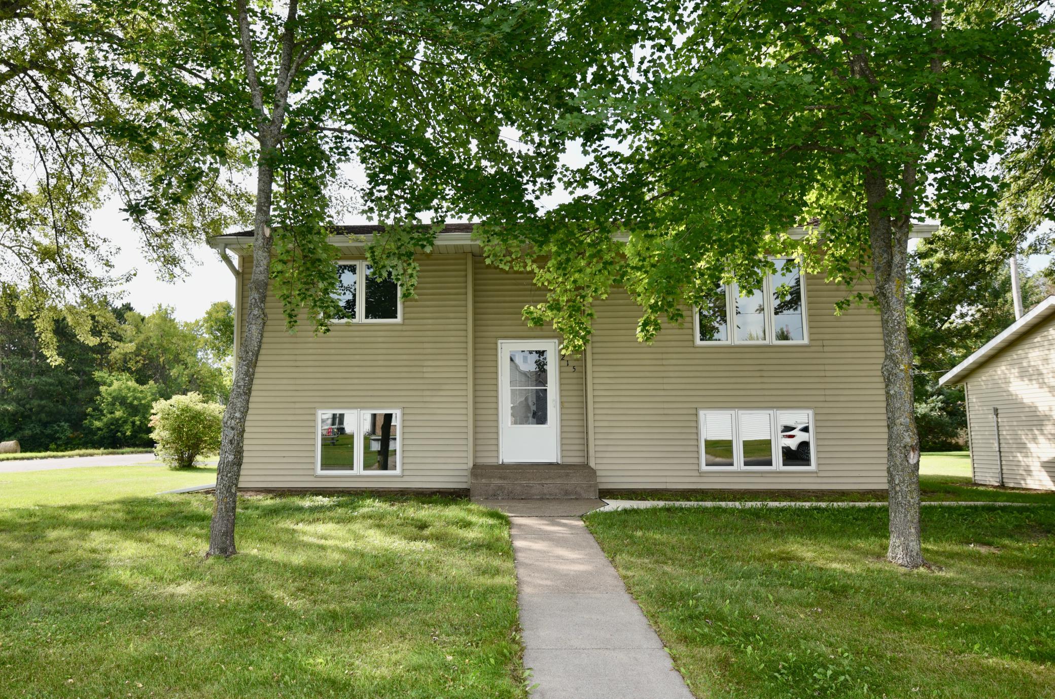 215 7th Street NE