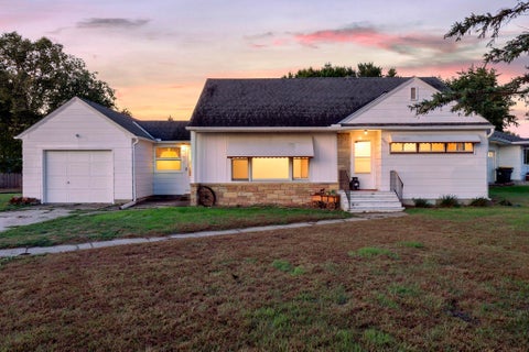 Photo of 900 Park Street S, Fairfax, MN 55332 (MLS # 7151526)