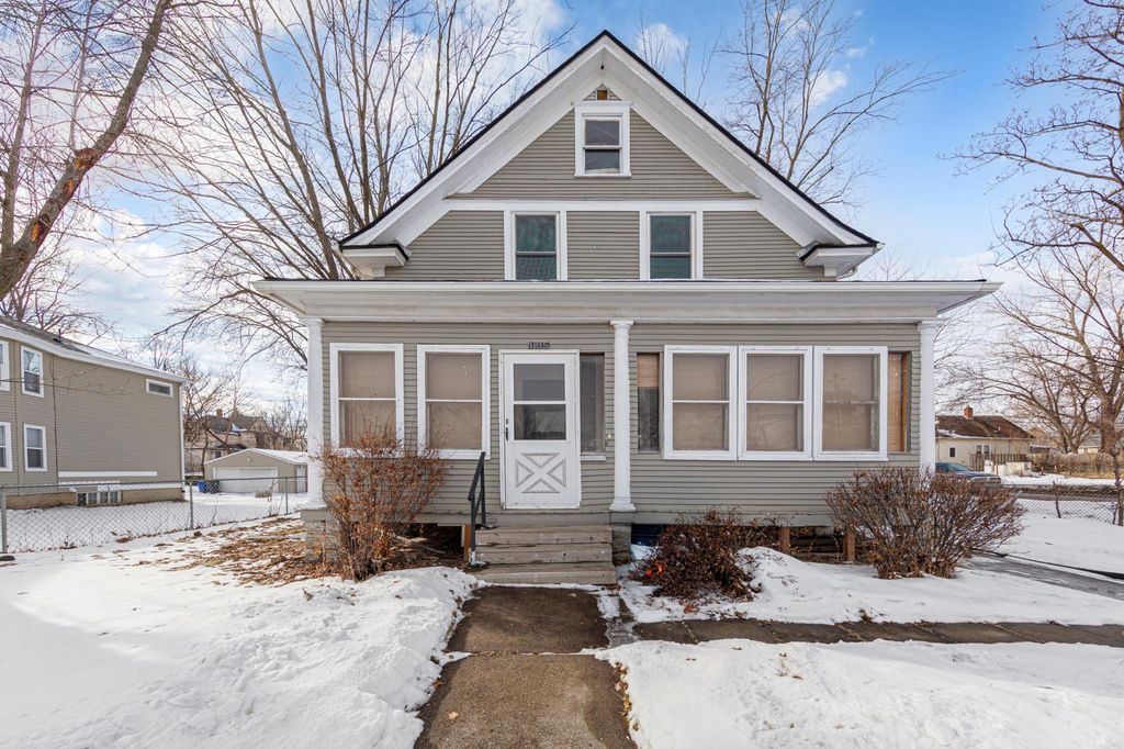 Photo of 1195 Edgerton Street, Saint Paul, MN 55130 (MLS # 7020211)