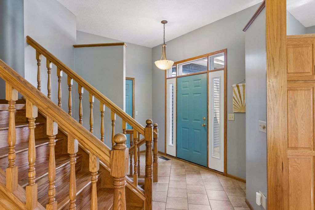 Photo of 354 E Avenue Circle, Mahtomedi, MN 55115 (MLS # 7072250)