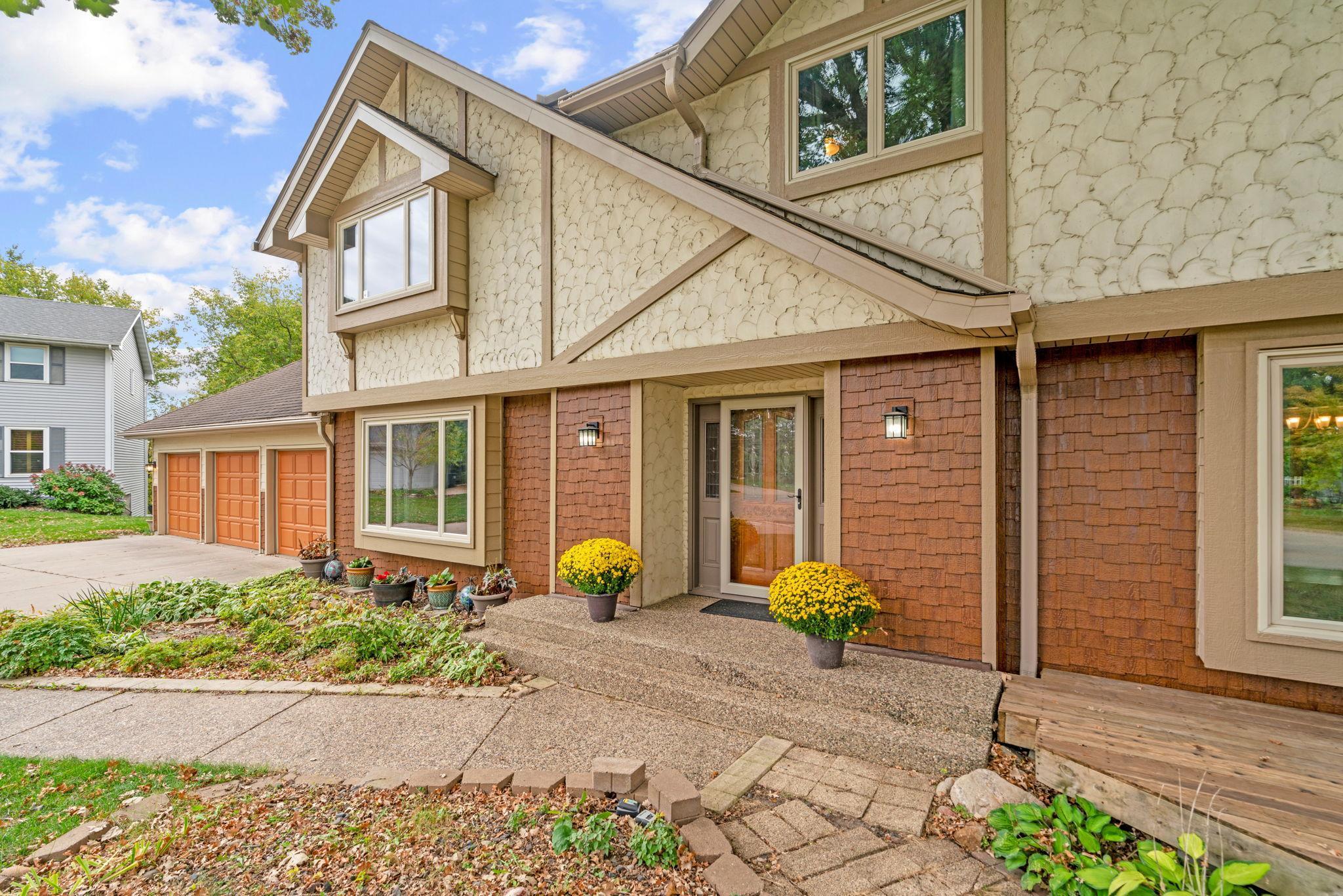 1005 Hilloway Circle