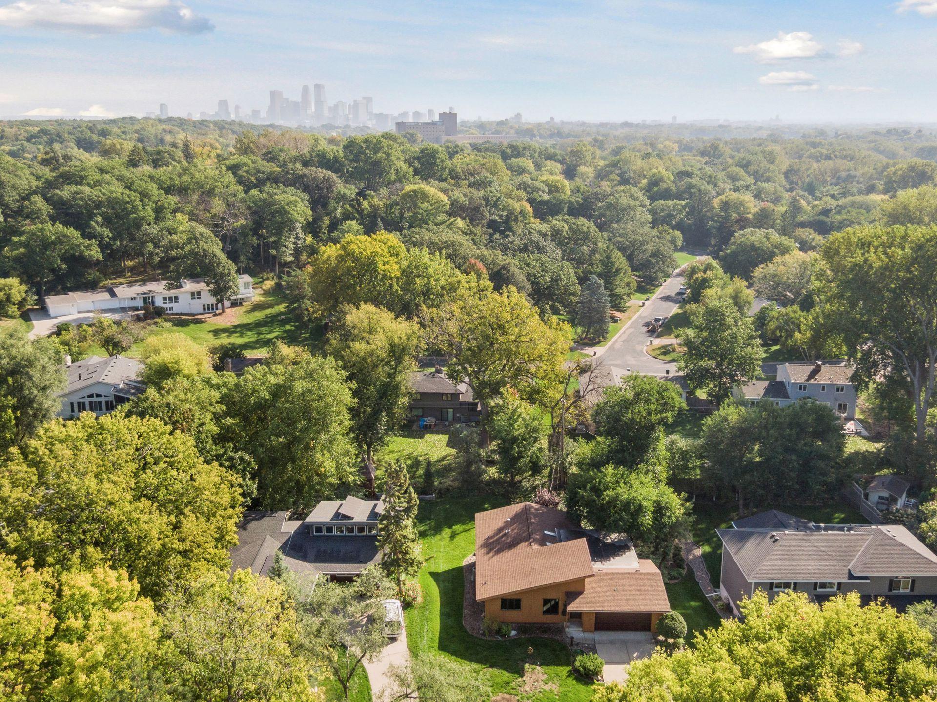 1415 Natchez Avenue S