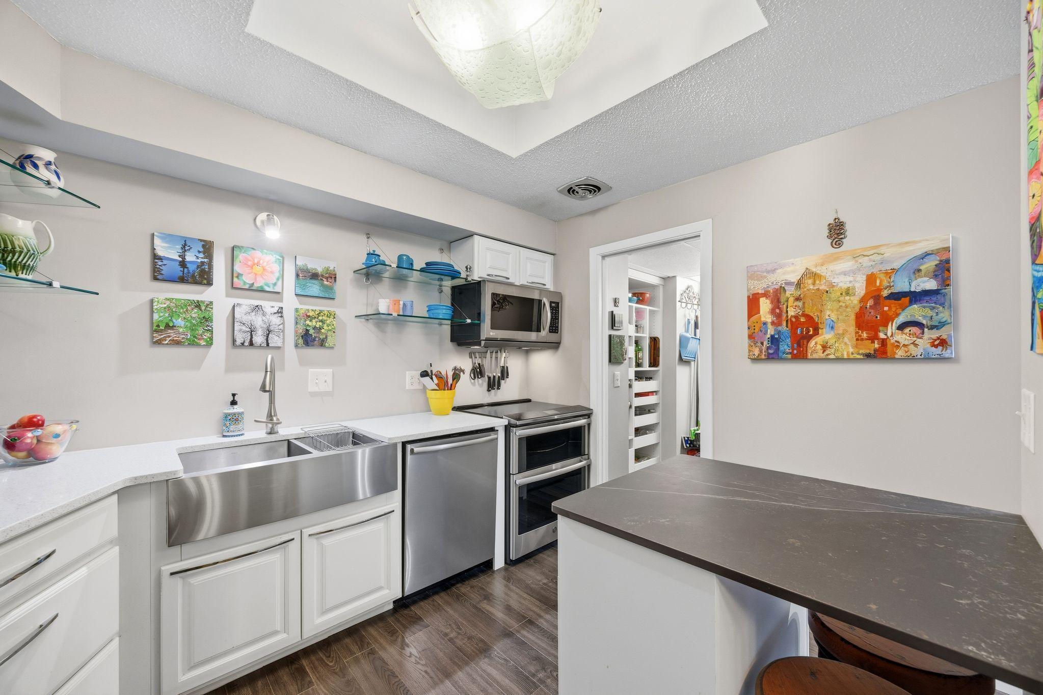 2275 Youngman Avenue 202W